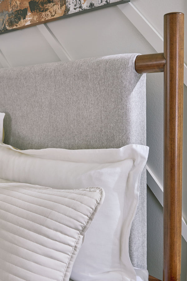 Lyncott - Brown - California King Upholstered Bed