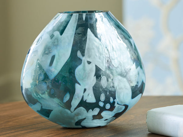 this piece is a graceful addition to your