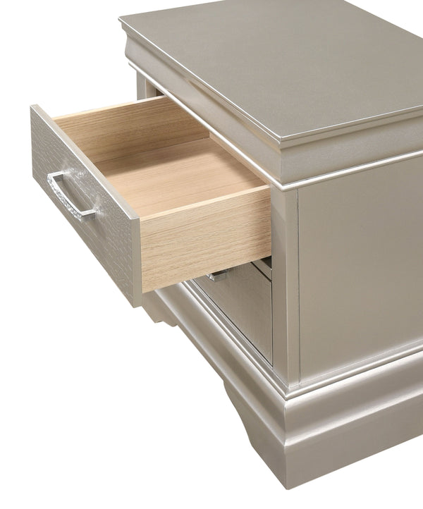 Amalia - Queen 4 Piece Bedroom Set - Silver