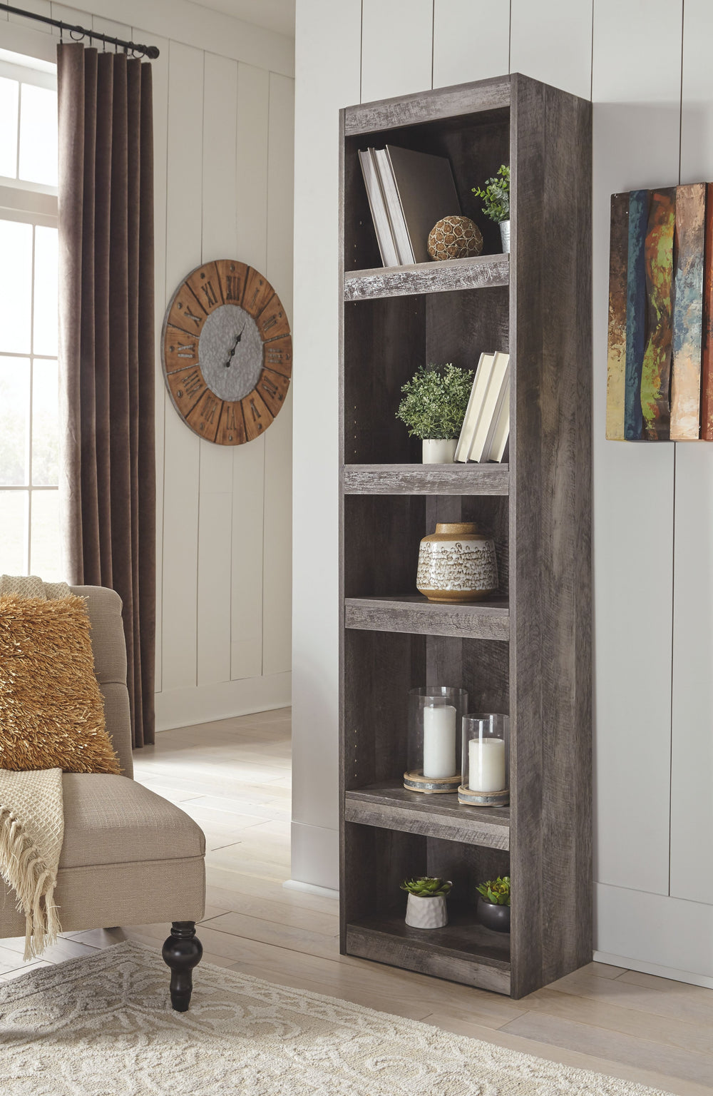This entertainment center pier is sure to win your heart with its daring take on country living. Its crisp, clean minimalist-chic profile is enriched with a gray finish and striking replicated oak grain for that much more authentic character.<br><br><b>Ad