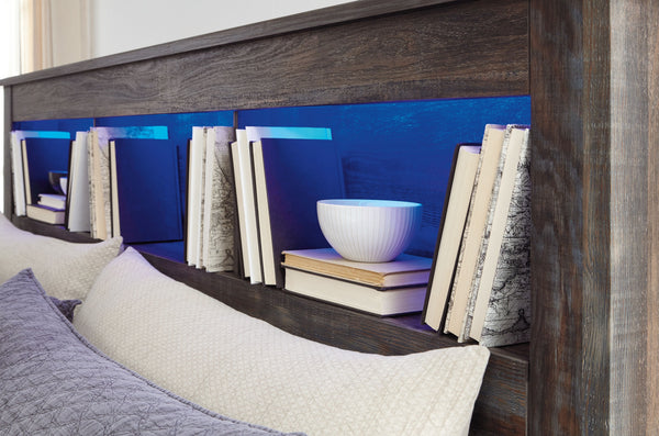  replicated wood grain showcases hints of burnt orange and t