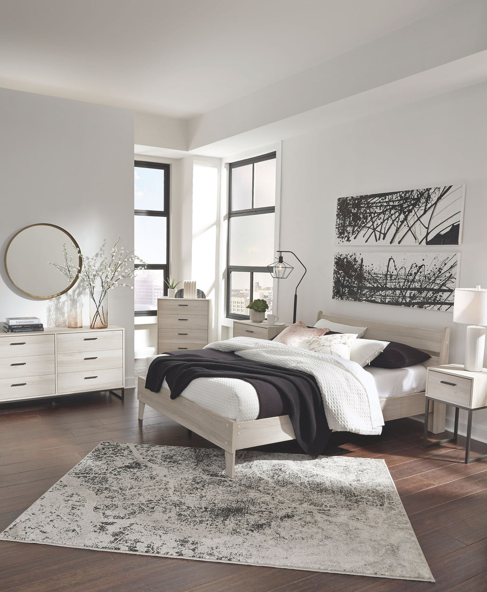 Socalle - 5 Pc. - Dresser, Queen Panel Platform Bed, 2 Nightstands - Natural