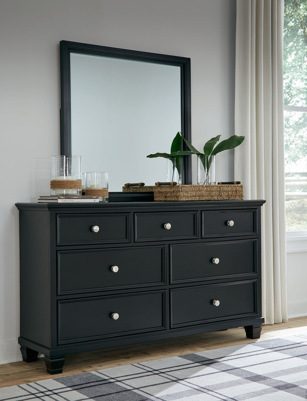 Lanolee - 5 Pc. - Dresser, Mirror, Twin Panel Bed - Black