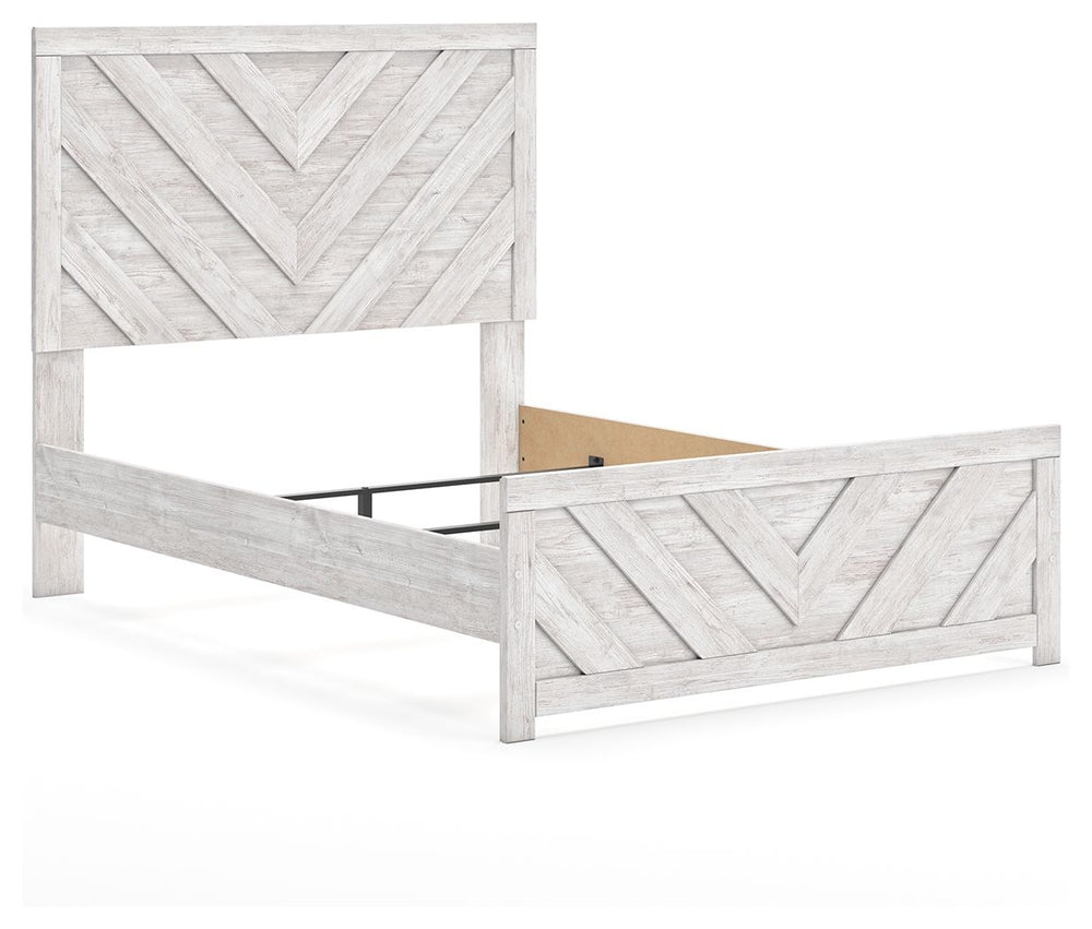 Charmingly designed, this full panel bed embraces the aesthetics of countryside living and repurposes them for modern settings. Its whitewash paint, replicating the wear and tear of time, appeals to your love of vintage character. And a chic chevron patte