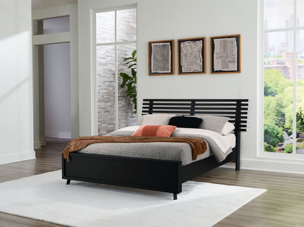  highlighting the slatted styling. And a matte black finish savvily suits different approac