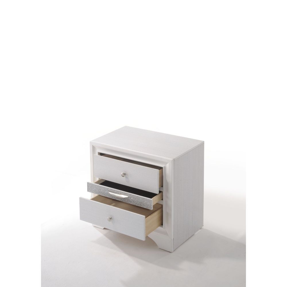 3 Drw (Jewelry Drawer w/Compartments) Drawer: GLIDE Center Metal (Kenlin, 3/4 Ext.), DOVETAIL English Front & Back, Fully Finished Inside (Full Ext. & Felt-Lined Only for Jewelry Drawer), Safety Stop, Manual Closing, Hdw: Single Pull Knobs (Handle Jewerly