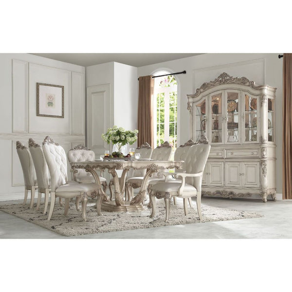  this beautiful rectangular table features a pedestal base with Queen Anne legs and carved apron and trim