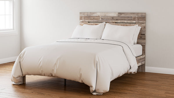 Part beach chic, part urban hip, this queen platform bed is everything you dreamed of, at a comfortably cool price. The butcher block, whitewash finish over replicated pine grain lends a richly relaxed aesthetic that suits your sensibility. What an easy-b