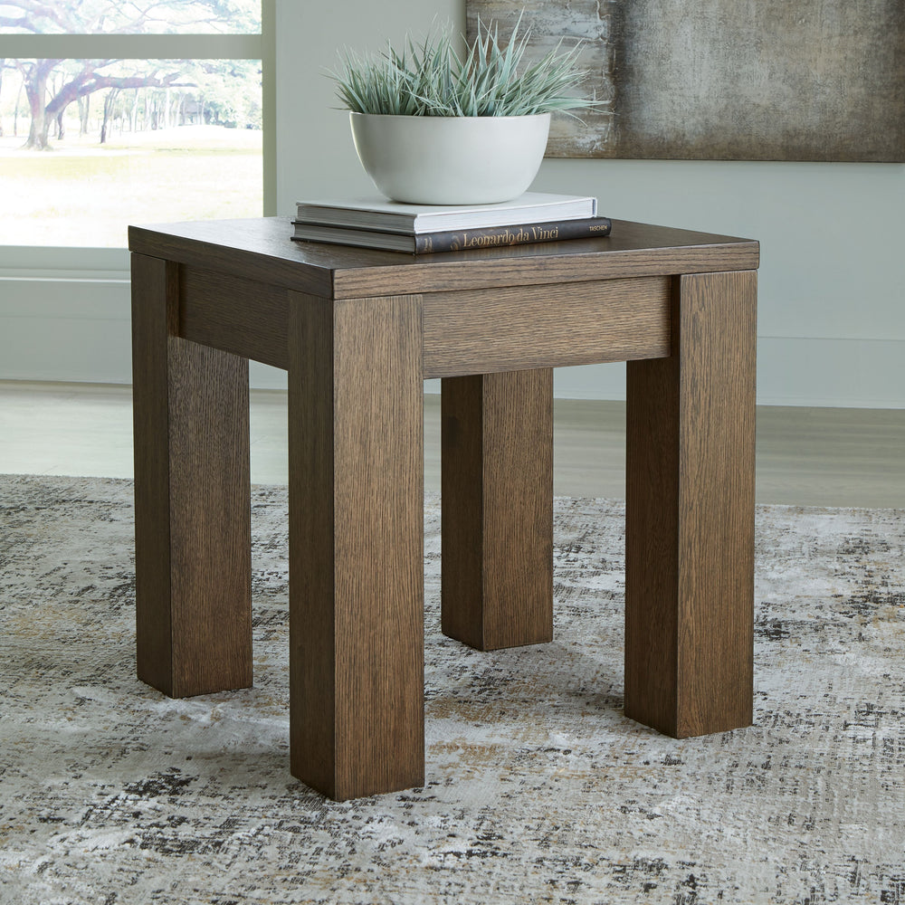 With its sleek design, timeless color and cutting-edge wireless charging, this end table appeals to lovers of casual contemporary style. Featuring architectural geometry and a chunky silhouette, itâ€™s a unique blend of beauty and practicality.<br><br><b>