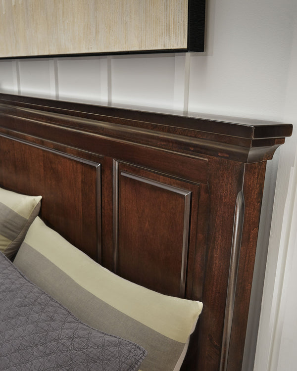  this queen panel storage bed is elegant without looking fussy. Two built-in drawers at the foot 