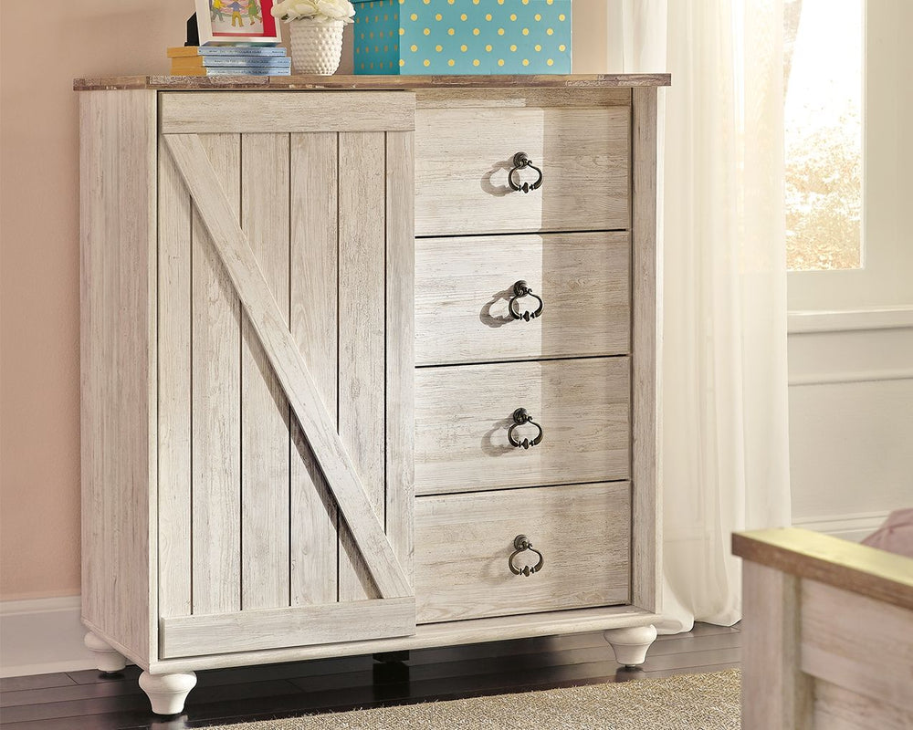 This dressing chest is the ultimate statement piece for a coastal cottage or shabby chic inspired retreat. A whitewash finish on the drawers and sides is wonderfully easy on the eyes. Paired with the unique plank-effect top, itâ€™s a driftwoody look that 