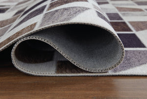  to any room. With its geometric design