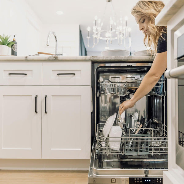 ZLINE 24 in. Fingerprint Resistant Top Control Built-In Dishwasher with Stainless Steel Tub and Modern Style Handle, 52dBa