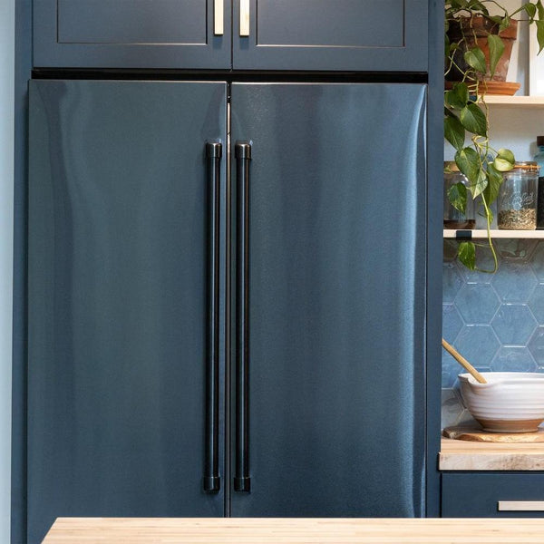 ZLINE 36" 22.5 cu. ft 4-Door French Door Refrigerator with Ice Maker in Fingerprint Resistant Black Stainless Steel