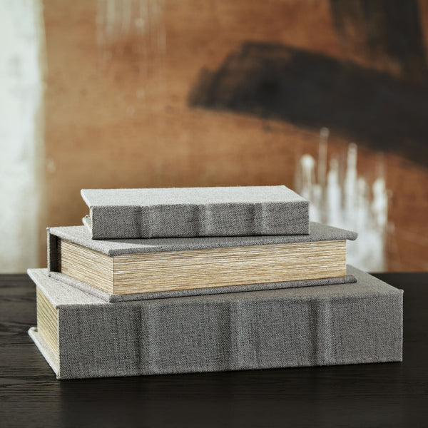  this set adds a touch of casual elegance to your decor.<br><br><b>Additi