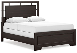  a clean wood grain laminate interior and metal center guides. Metal bar pu
