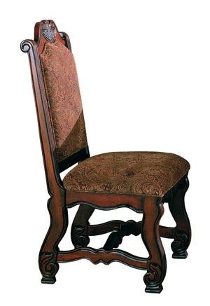  this set exudes classic European-inspired charm. 