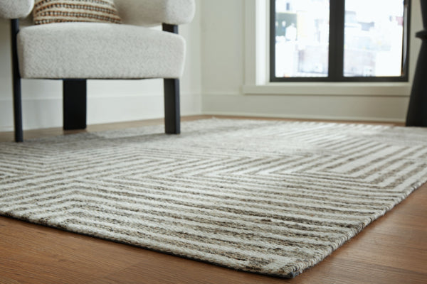  this piece takes a stand at the forefront of contemporary trends. It-'s a welcome addition anywhere and everywhere.<br/><br/><b>Product Feature