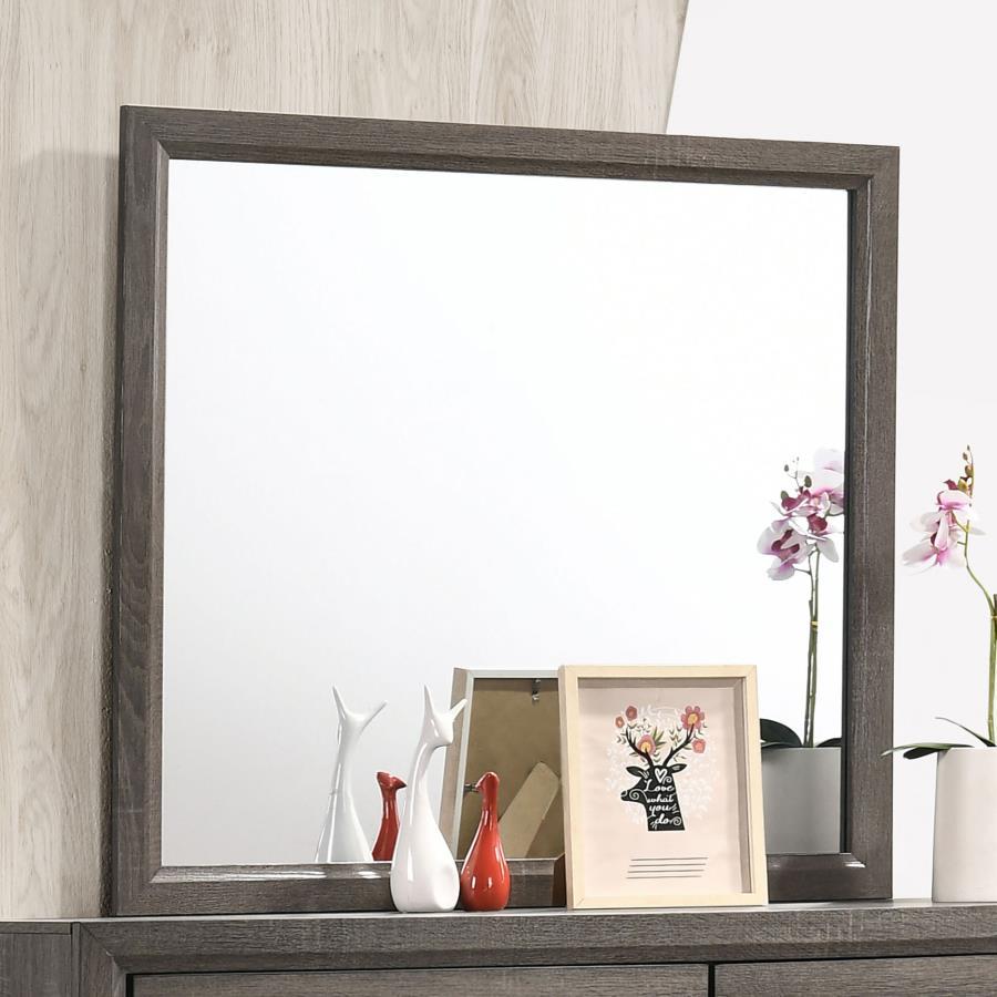 Perfect for a mid-century modern motif, the light wood from this grey square mirror sets it apart from the rest. Constructed of oak, the frame showcases a light, exposed wood grain that oozes sophistication. The clean lines and sleek silhouette offer a mo