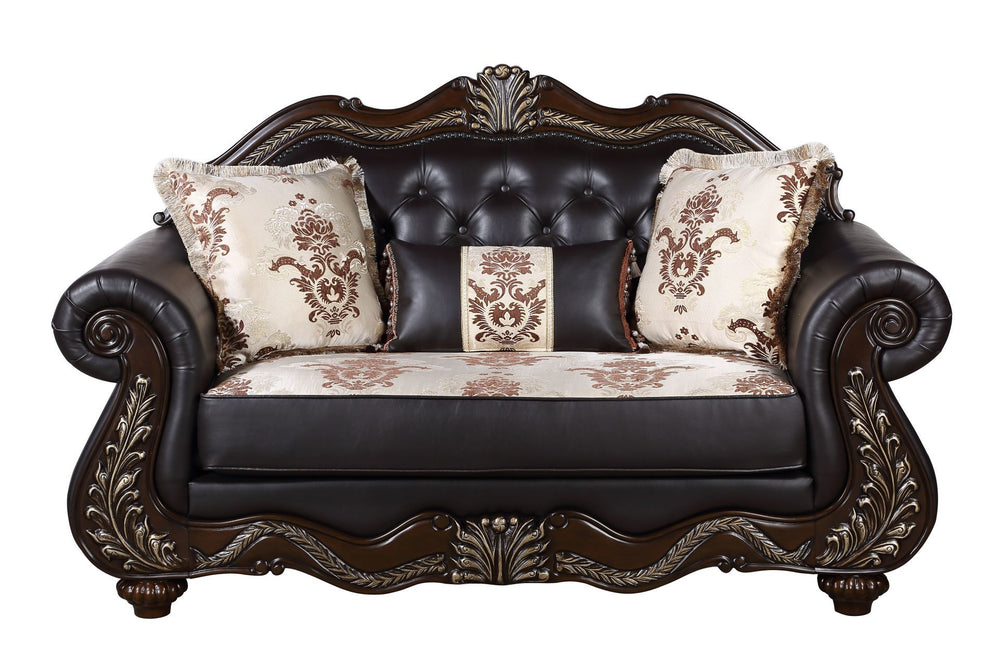 The Royal Classics Maximus Living Room Loveseat combines heirloom-quality craftsmanship with timeless design, offering both beauty and durability for any refined living space. Constructed from solid pine with premium polyurethane carvings, this loveseat i