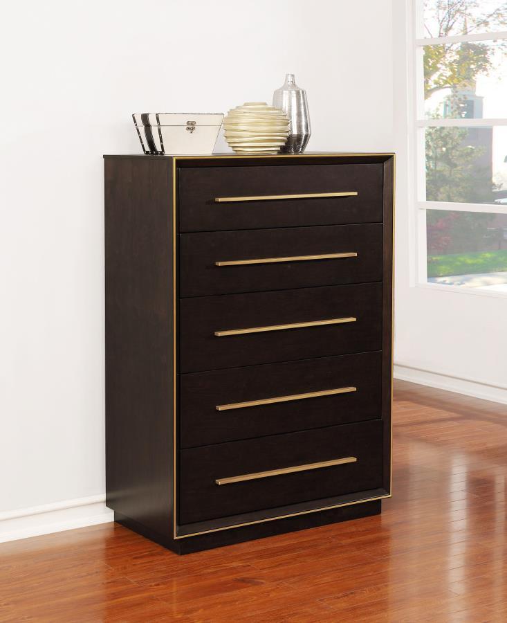 With five spacious drawers, this chest is convenient and versatile. Its large size is ideal for keeping your wardrobe organized. Its strong silhouette is enhanced by an attractive, smoked peppercorn finish. Its long, sleek drawer handles and outer frame a