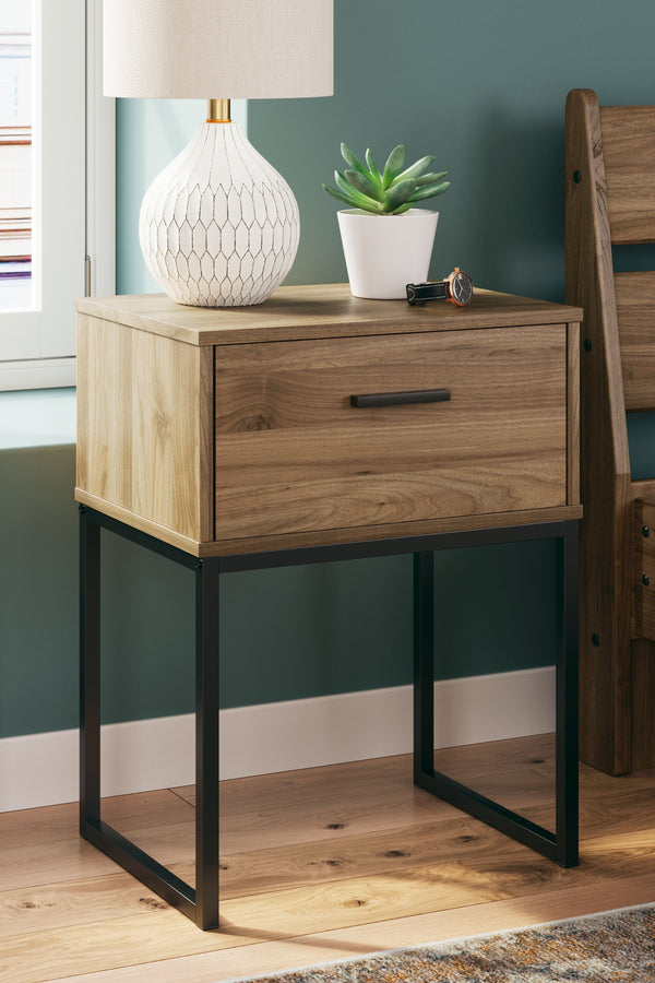 Deanlow - Honey - 6 Pc. - Dresser