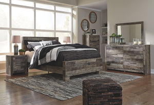 Derekson - 7 Piezas - Cama Queen de Panel, Cómoda, Espejo, Chifonier, Mesita de Noche - Gris Múltiple