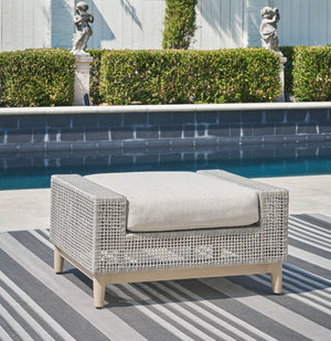  it expertly marries refined design with durability. Breezy summer mornings and cold winter nights are made all the more comfortable with high-perfor