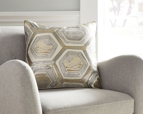  while the hexagon pattern is perfectly on point.<br/><br/><b>Product Features</b><ul><li>Poly