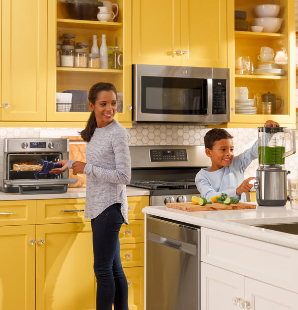 GE Blender with personal cups