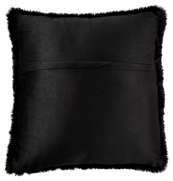 Gariland - Black - Pillow