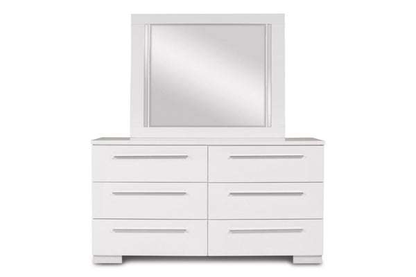  this mirror features a flawlessly smooth