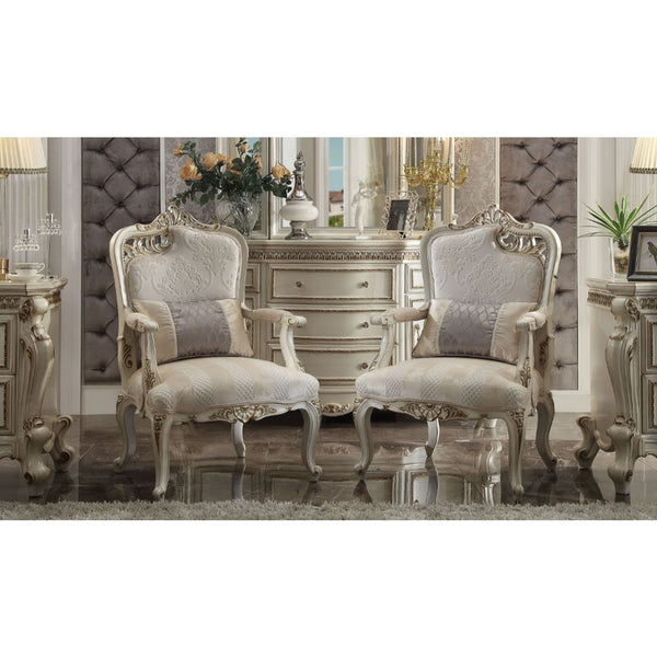 The Picardy sofa collection brings the influence of European antiques to life with traditional carvings, detailed looping, and gorgeous antique pearl finish. The hand applied finish enhances the beauty of the detailed wood work and carvings. The sofa feat