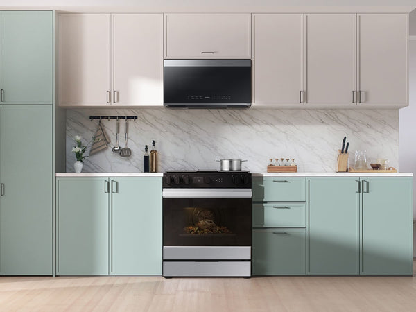 Bespoke Smart Slide-In Gas Range 6.0 cu. ft. with Smart Oven Camera & Illuminated Precision Knobs