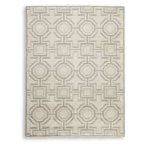 Maconville - 5' x 7' Rug - Ivory / Gray