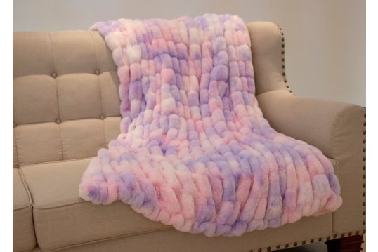 Nuevo Cotton Candy Throw by Rug Factory Plus - 5' x 7'