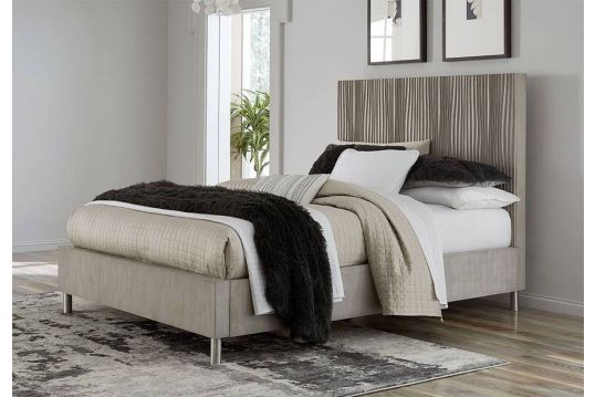 Qarge Queen Bed